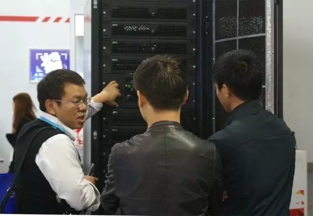 搜狐体育直播客服人员接待客户