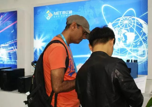 搜狐体育直播客服人员接待国外客户